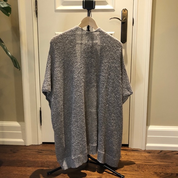 Aritzia xs sweater cardigan - Picture 2 of 3